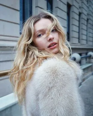 Apple Martin OnlyFans Leaked Free Thumbnail Picture - #S0OWeBRU0s