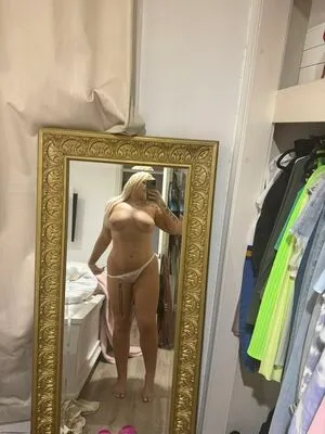 April Mackay OnlyFans Leaked Free Thumbnail Picture - #RFIcZOlkn5