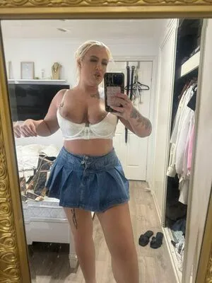 April Mackay OnlyFans Leaked Free Thumbnail Picture - #peEix8Kaya