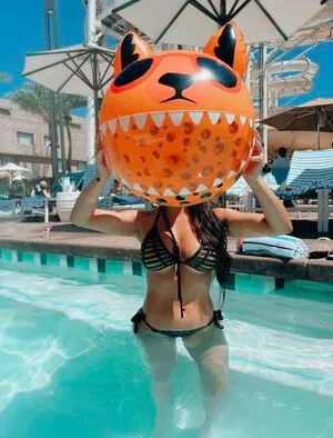 April Nicol OnlyFans Leaked Free Thumbnail Picture - #o5esRH0Zkb