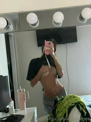 Aprilpaigee OnlyFans Leaked Free Thumbnail Picture - #fz3dBwdGIW