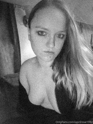Aprilrose1992 OnlyFans Leaked Free Thumbnail Picture - #imbv39pVX9