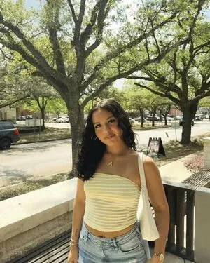 Aracelyanahiii OnlyFans Leaked Free Thumbnail Picture - #xIaDICzM95