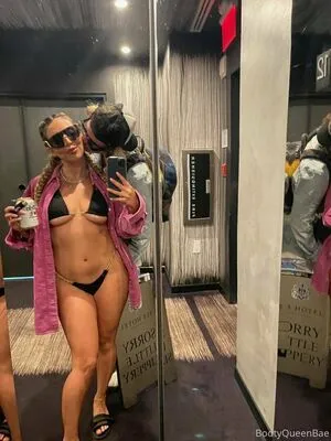 Araqueenbae OnlyFans Leaked Free Thumbnail Picture - #2EUi2IpJww