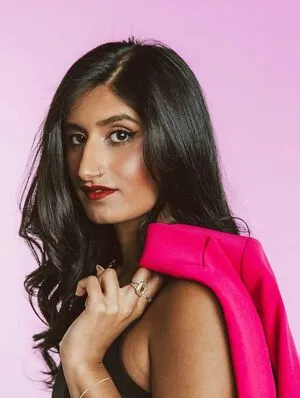 Arasha Lalani OnlyFans Leaked Free Thumbnail Picture - #LVsMHoyaia