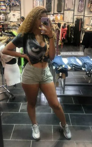 Ari V OnlyFans Leaked Free Thumbnail Picture - #mviLgyC4ZU