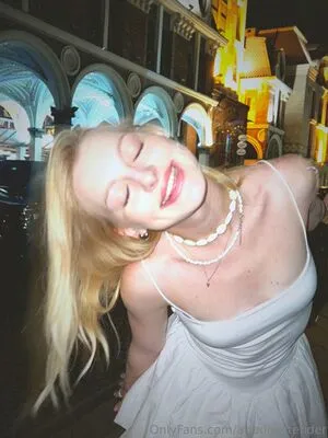 Ariadne Tender OnlyFans Leaked Free Thumbnail Picture - #MdKJeC6pat