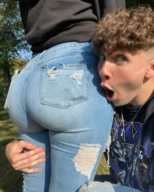 Ariah Hub0 OnlyFans Leaked Free Thumbnail Picture - #QkkU83a2bN
