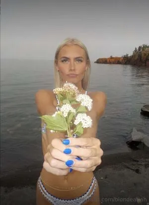Ariah Is Blonde OnlyFans Leaked Free Thumbnail Picture - #3NyKDTz07a