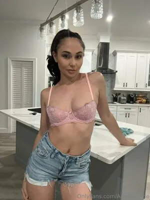 Ariana Marie OnlyFans Leaked Free Thumbnail Picture - #VYxfw2QqCc