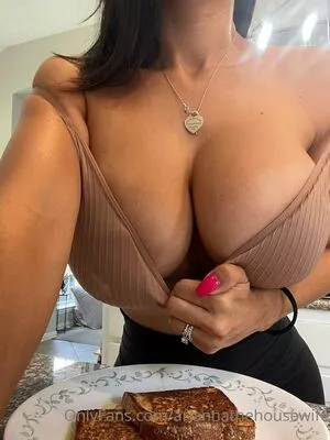 Ariannathehousewife OnlyFans Leaked Free Thumbnail Picture - #EcG7ZfXele