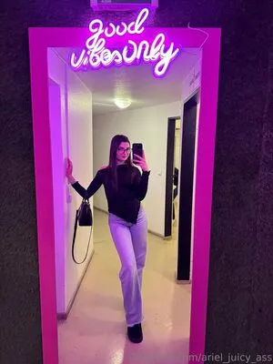 Ariel Juicy Ass OnlyFans Leaked Free Thumbnail Picture - #UYc1w6JSuo