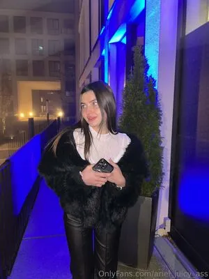 Ariel Juicy Ass OnlyFans Leaked Free Thumbnail Picture - #d2C3TxddFY