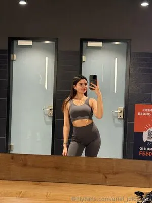 Ariel Juicy Ass OnlyFans Leaked Free Thumbnail Picture - #mg1NI1UCNx