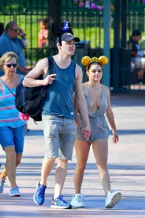 Ariel Winter OnlyFans Leaked Free Thumbnail Picture - #IEpyFc27l0