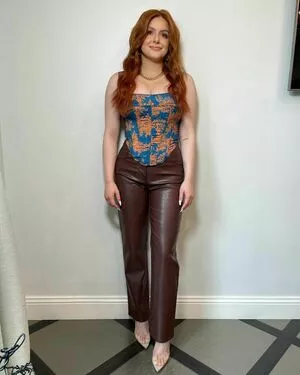 Ariel Winter OnlyFans Leaked Free Thumbnail Picture - #ueW4i8YAf2