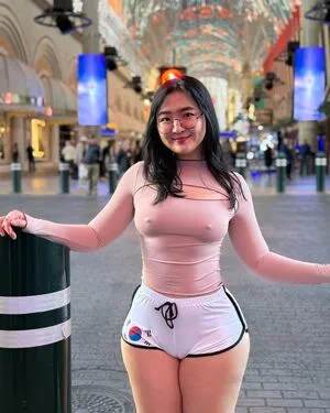 Aroomi Kim OnlyFans Leaked Free Thumbnail Picture - #4m1BD70ado