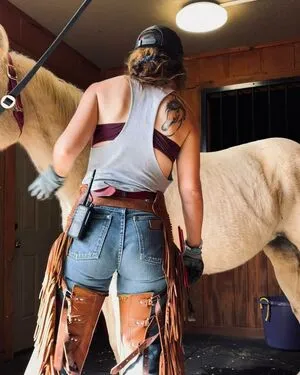 Artoftheequine OnlyFans Leaked Free Thumbnail Picture - #DWEl5BI4Il