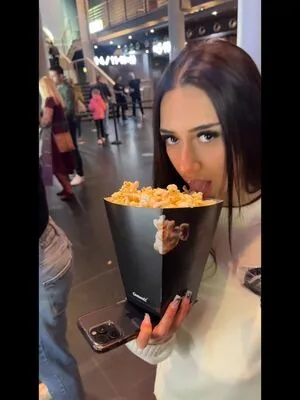 Asaliraniii OnlyFans Leaked Free Thumbnail Picture - #spEnspICis