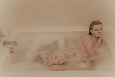 Ashby Florence OnlyFans Leaked Free Thumbnail Picture - #0OJmlzeEuq
