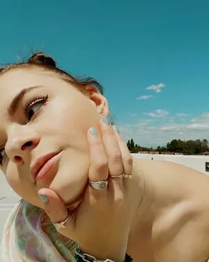 Ashby Florence OnlyFans Leaked Free Thumbnail Picture - #6BB7usVsWd