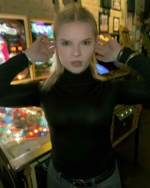 Ashby Florence OnlyFans Leaked Free Thumbnail Picture - #BeQyzoY2aC