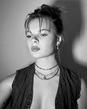 Ashby Florence OnlyFans Leaked Free Thumbnail Picture - #Zuoi563nvn