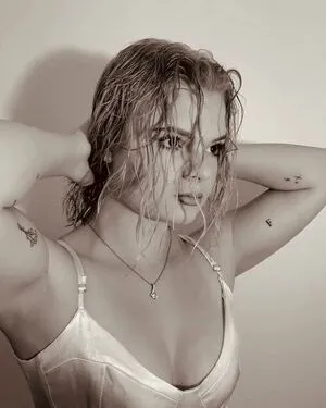 Ashby Florence OnlyFans Leaked Free Thumbnail Picture - #gw0GFmkrcI
