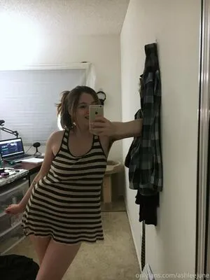 Ashleejune OnlyFans Leaked Free Thumbnail Picture - #EWUnPgR1Yr