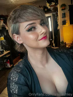 Ashley Barron OnlyFans Leaked Free Thumbnail Picture - #SSDSAdIwAW