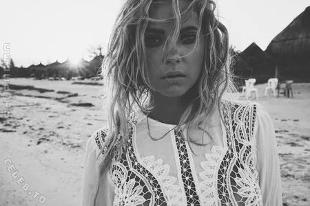 Ashley Benson OnlyFans Leaked Free Thumbnail Picture - #xGuDfkIm1K