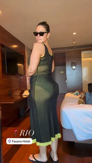 Ashley Graham OnlyFans Leaked Free Thumbnail Picture - #tvvYfZZUK3