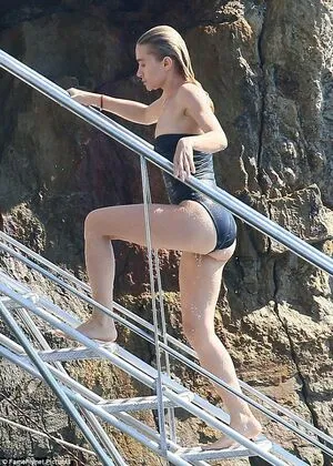 Ashley Olsen OnlyFans Leaked Free Thumbnail Picture - #yWVxYun76e