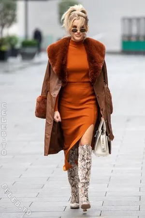 Ashley Roberts OnlyFans Leaked Free Thumbnail Picture - #PAAxyQWanQ