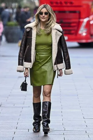Ashley Roberts OnlyFans Leaked Free Thumbnail Picture - #bbmB6xl027