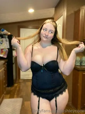 Ashleycoco OnlyFans Leaked Free Thumbnail Picture - #4kmfo2CfOo
