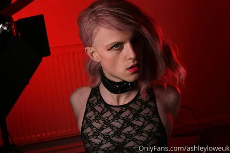 Ashleyloweuk OnlyFans Leaked Free Thumbnail Picture - #ZDIAWey39d