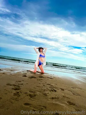 Ashleyyloveemfc OnlyFans Leaked Free Thumbnail Picture - #ikI5Yu5Dm1