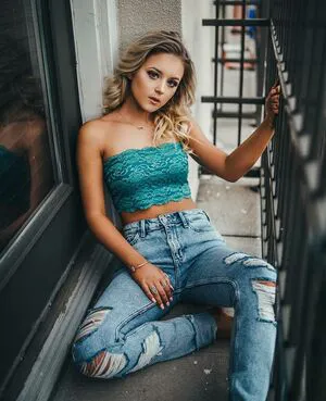 Ashlyn Sharp OnlyFans Leaked Free Thumbnail Picture - #AcWrX0GbMp