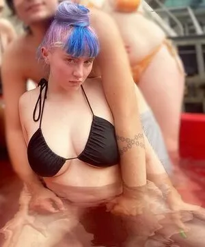 Ashnikko OnlyFans Leaked Free Thumbnail Picture - #rXKkla3gom