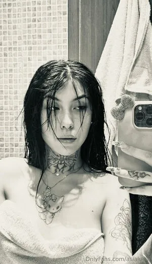 Asialucia OnlyFans Leaked Free Thumbnail Picture - #2Kyom7Owzo