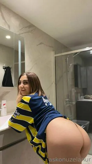 Askonuzelanur OnlyFans Leaked Free Thumbnail Picture - #I5a7Pd4W94