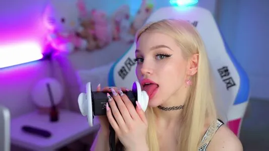 Asmr Earlicking OnlyFans Leaked Free Thumbnail Picture - #bD7y3AIZPg