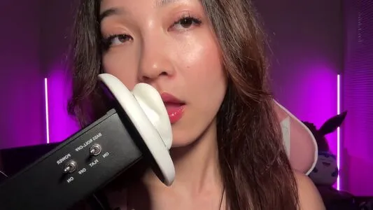 Asmr Earlicking OnlyFans Leaked Free Thumbnail Picture - #wQLTrinBSg