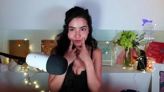 ASMR Glow OnlyFans Leaked Free Thumbnail Picture - #1EkFtix0D1