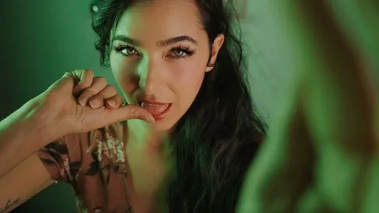 ASMR Glow OnlyFans Leaked Free Thumbnail Picture - #9n5poO5rKa