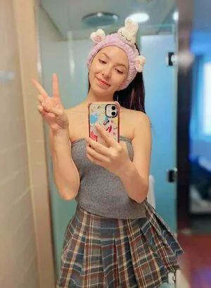 ASMR Glow OnlyFans Leaked Free Thumbnail Picture - #Ya1Zl7QUE2
