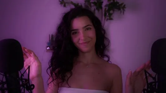 ASMR Glow OnlyFans Leaked Free Thumbnail Picture - #gFdLrBx0yU