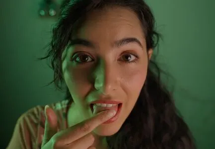 ASMR Glow OnlyFans Leaked Free Thumbnail Picture - #ishsa6uGEL