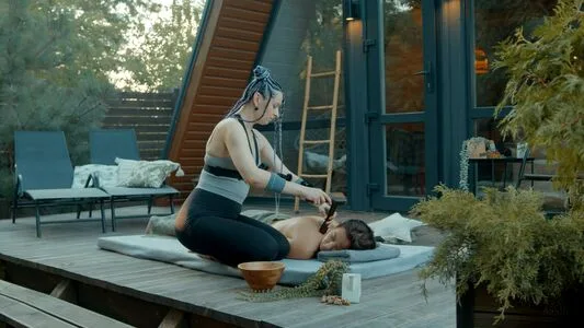 ASMR Massage OnlyFans Leaked Free Thumbnail Picture - #1MpxMoE2XC